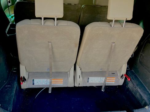 Used 2014 Ford Explorer XLT w/ Equipment Group 202A image 9