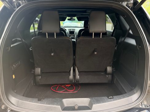 Used 2018 Ford Explorer Limited w/ Equipment Group 301A AWD/4WD image 12