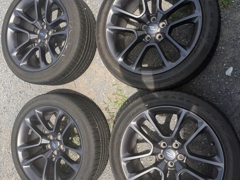 Used 2022 Dodge Challenger R/T Scat Pack w/ Plus Package RWD image 4