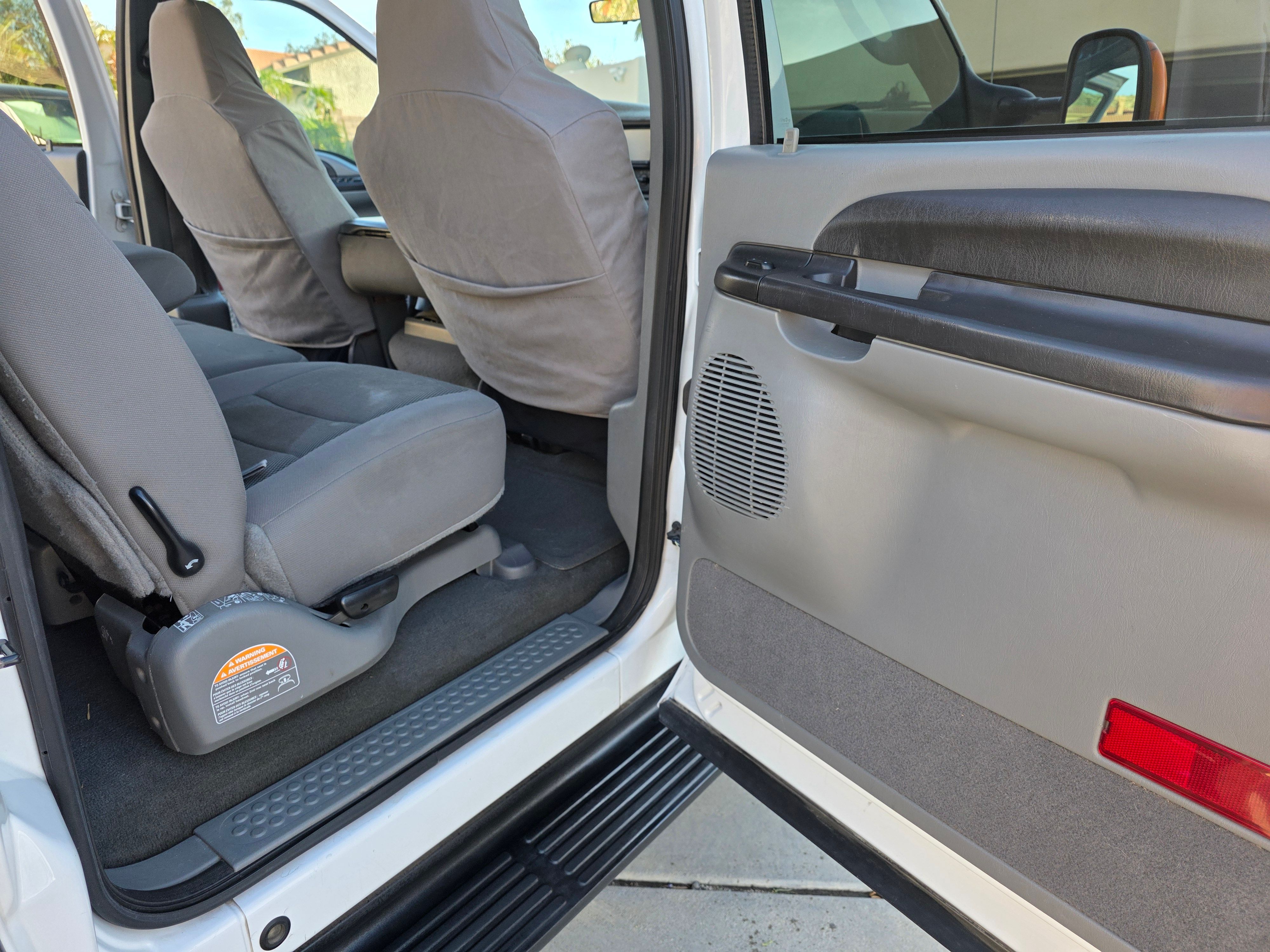 Used 2005 Ford Excursion XLT RWD image 14