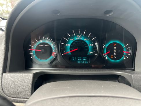 Used 2010 Ford Fusion SE image 1