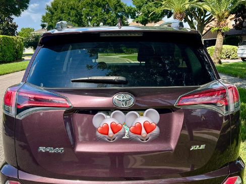 Used 2018 Toyota RAV4 XLE FWD image 15