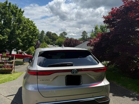 Used 2022 Toyota Venza Limited w/ Advanced Technology Package AWD/4WD image 10