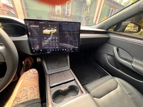 Used 2023 Tesla Model S Standard Range image 12