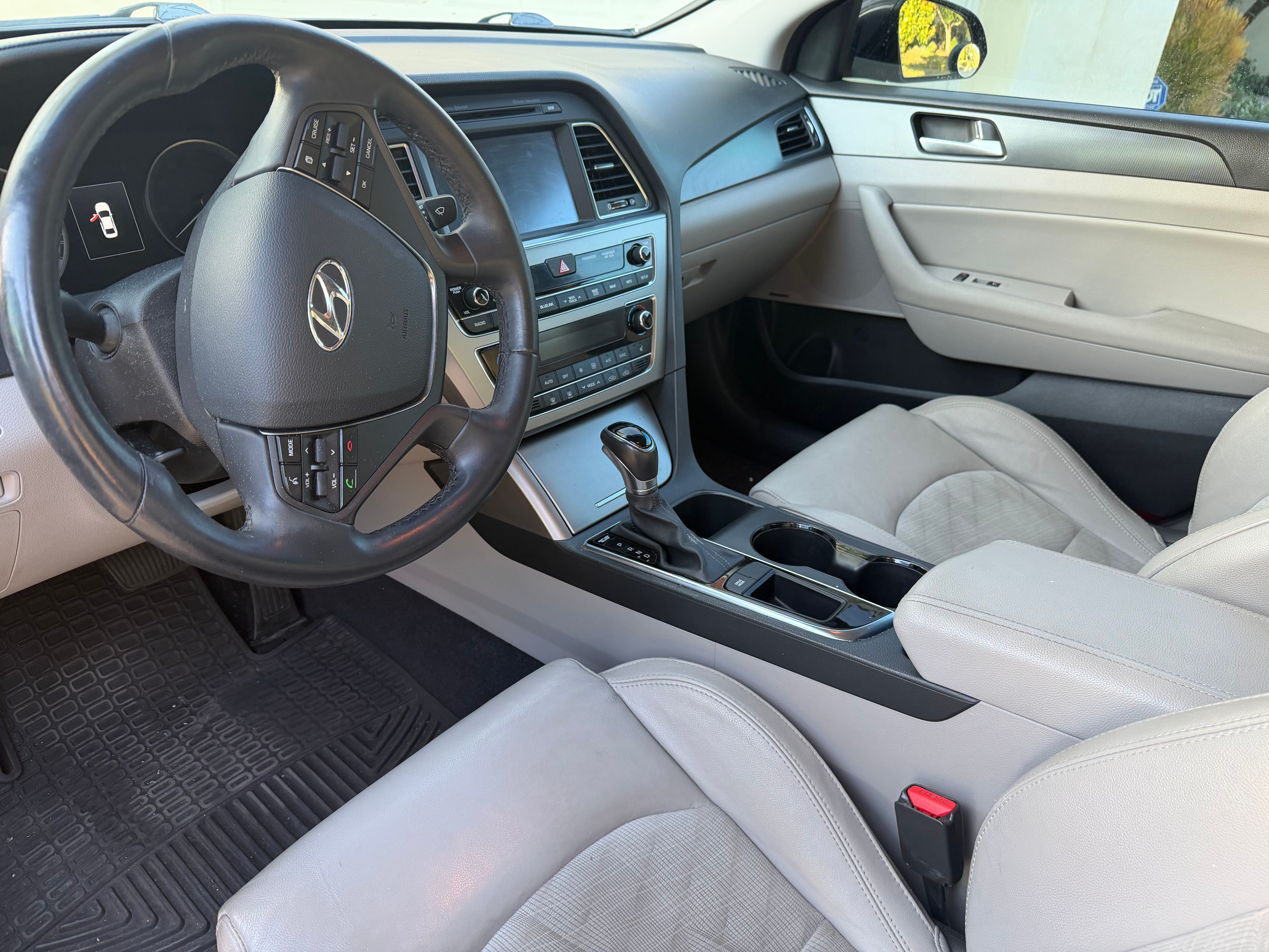 Used 2015 Hyundai Sonata Sport w/ Option Group 04 FWD image 8