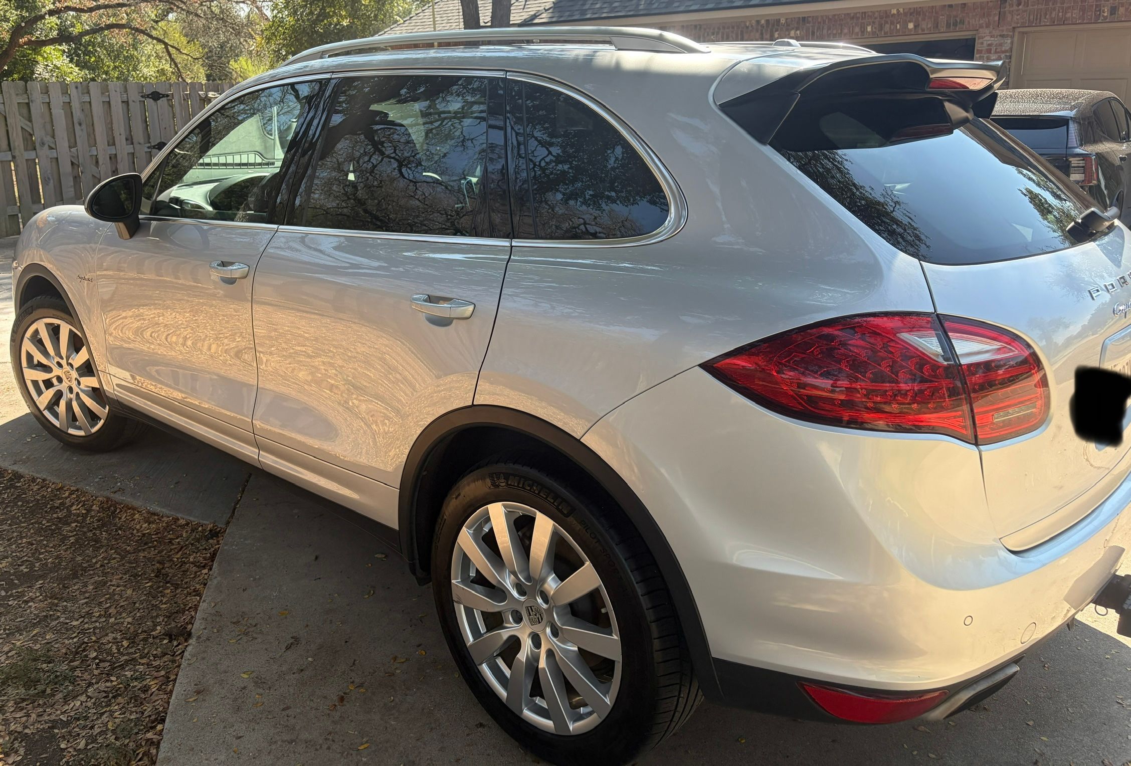 Used 2012 Porsche Cayenne S AWD/4WD image 4