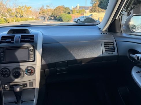 Used 2012 Toyota Corolla S image 11