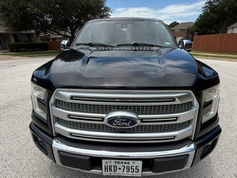 Used 2015 Ford F150 Platinum w/ Equipment Group 701A Luxury RWD image 2