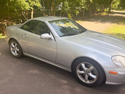 Used 2001 Mercedes-Benz SLK 320 image 1