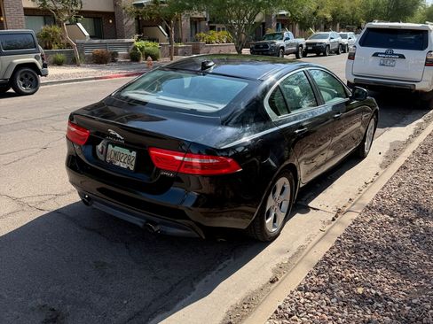 Used 2017 Jaguar XE RWD image 5