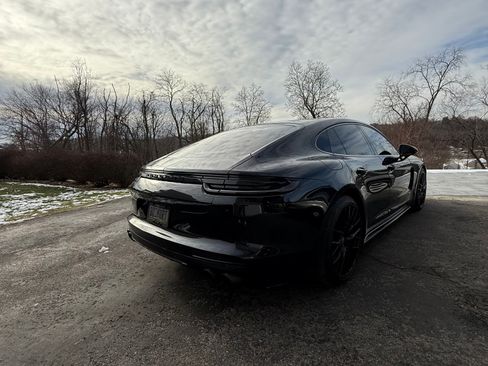 Used 2017 Porsche Panamera Turbo image 12