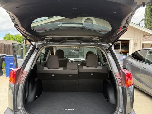 Used 2013 Toyota RAV4 LE AWD/4WD image 6