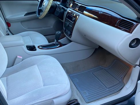 Used 2010 Chevrolet Impala LS image 11