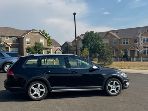 Used 2019 Volkswagen Golf Alltrack S AWD/4WD image 4