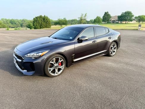 Used 2020 Kia Stinger GT RWD image 2
