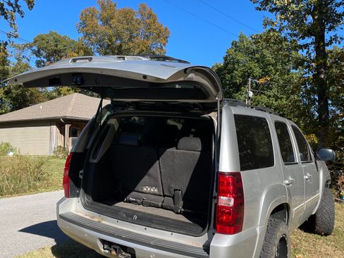 Used 2011 Chevrolet Tahoe LT w/ Luxury Package image 4