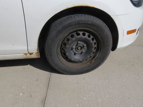 Used 2012 Volkswagen Golf 2.5L Hatchback 2D image 15