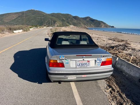 Used 1999 BMW 323i 323i Convertible 2D image 12