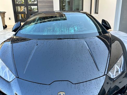 Used 2021 Lamborghini Huracan EVO image 9