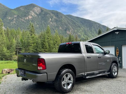 Used 2013 RAM 1500 Express AWD/4WD image 2