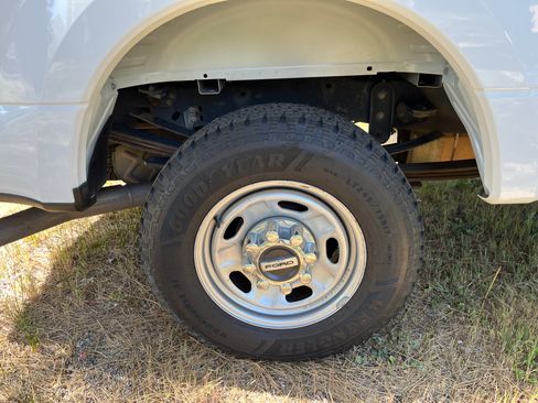 Used 2018 Ford F250 XL w/ Power Equipment Group AWD/4WD image 28