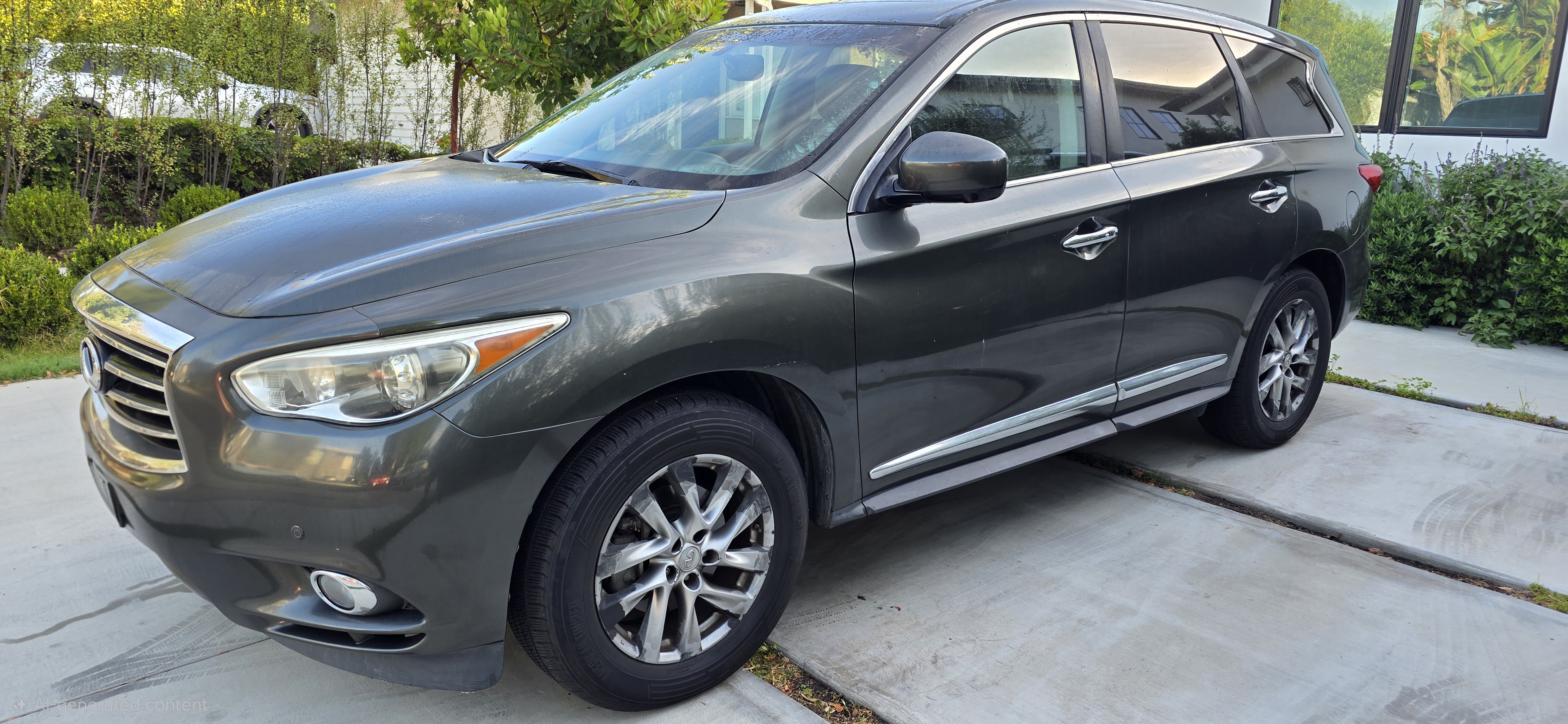 Used 2013 INFINITI JX35 AWD w/ Premium Pkg image 4