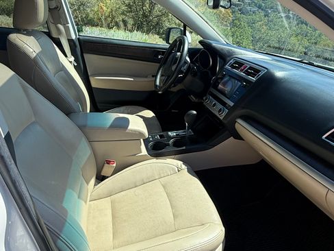 Used 2015 Subaru Outback 2.5i Limited AWD/4WD image 9