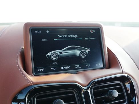 Used 2020 Aston Martin V8 Vantage Coupe image 21