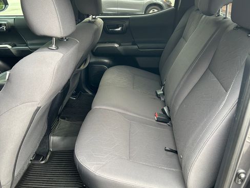 Used 2017 Toyota Tacoma TRD Sport w/ Premium & Technology Package image 14