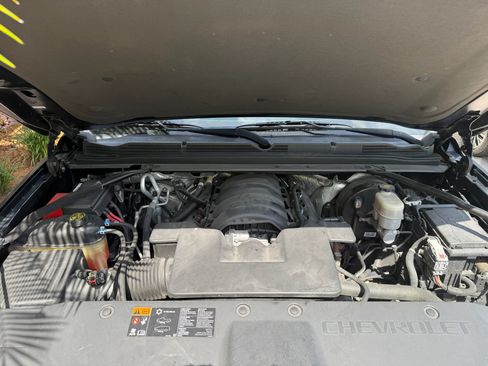 Used 2016 Chevrolet Suburban LT AWD/4WD image 17