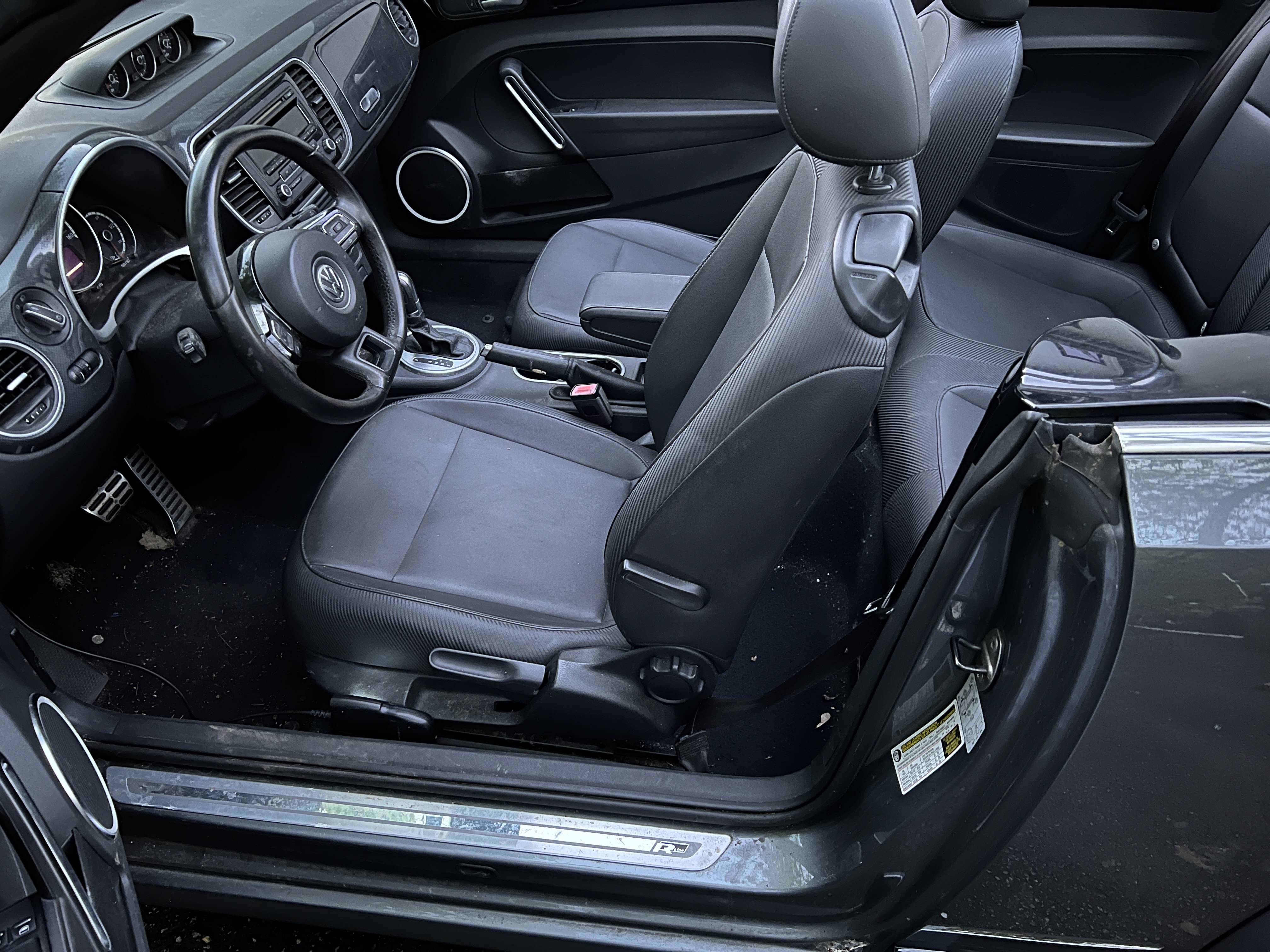 Used 2014 Volkswagen Beetle R-Line FWD image 12