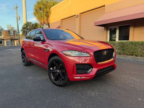 Used 2018 Jaguar F-PACE R-Sport image 2