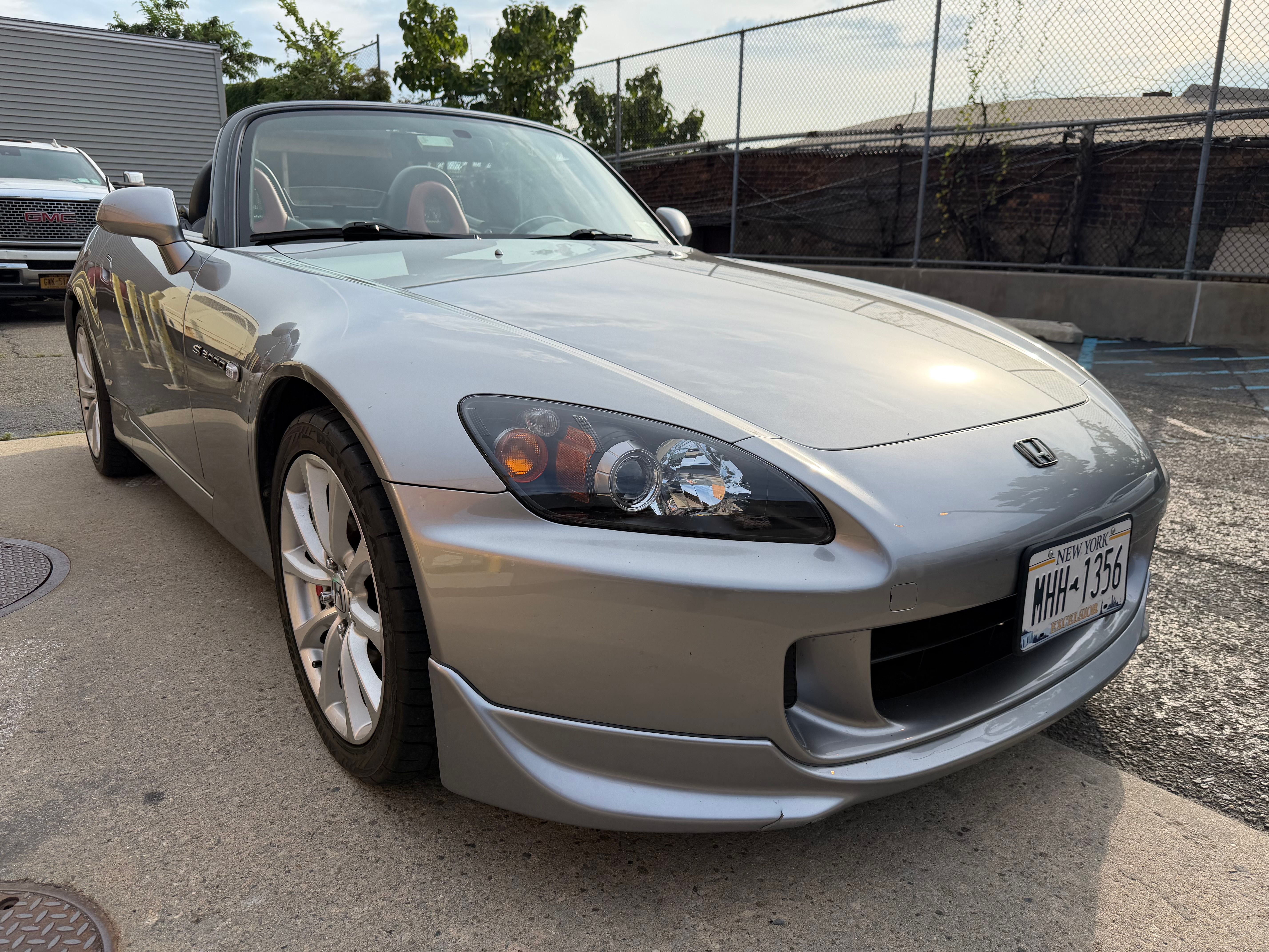 Used 2004 Honda S2000 image 1