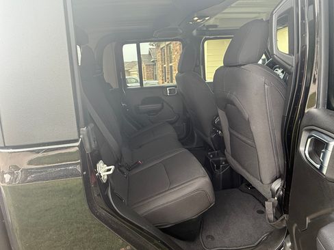 Used 2023 Jeep Gladiator Sport image 6