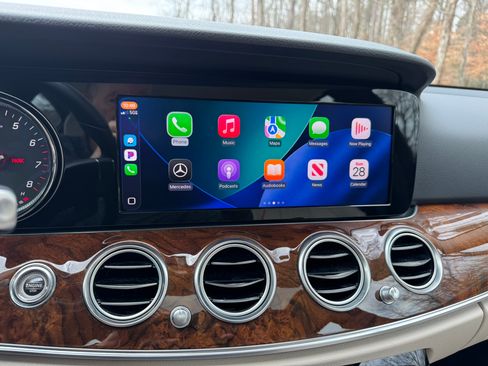 Used 2018 Mercedes-Benz E 300 image 19