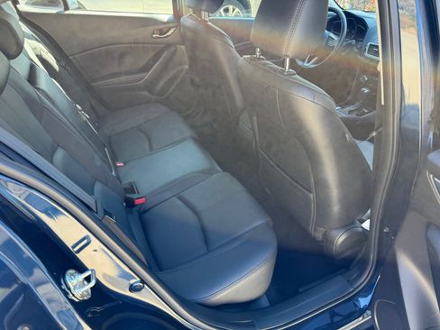 Used 2018 MAZDA MAZDA3 Grand Touring image 11