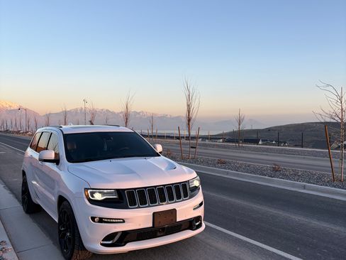 Used 2015 Jeep Grand Cherokee SRT w/ Trailer Tow Group IV image 27