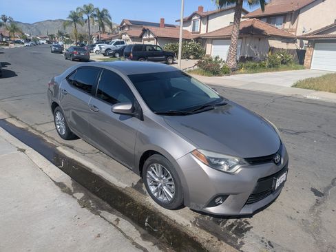 Used 2014 Toyota Corolla LE image 10