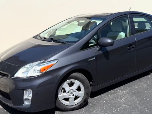 Used 2010 Toyota Prius FWD image 1