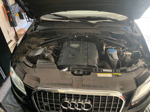 Used 2017 Audi Q5 2.0T Premium Plus w/ Technology Package image 2