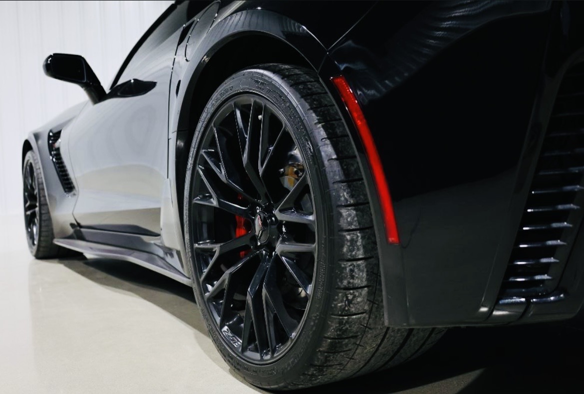Used 2017 Chevrolet Corvette Z06 RWD image 12