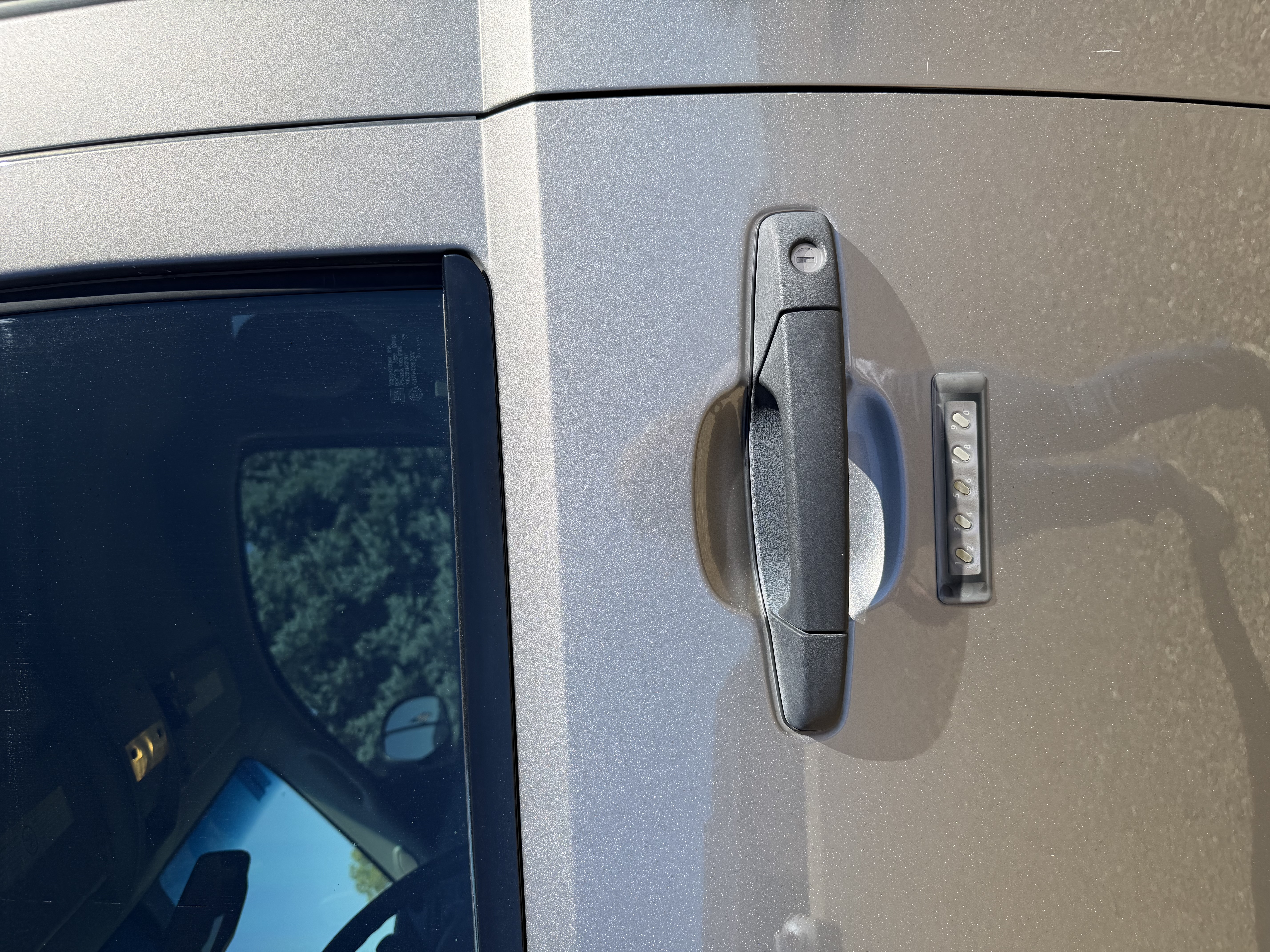 Used 2014 GMC Sierra 2500 SLE w/ SLE Preferred Package AWD/4WD image 12