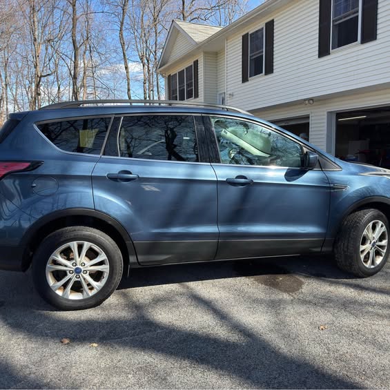 Used 2018 Ford Escape SE AWD/4WD image 2