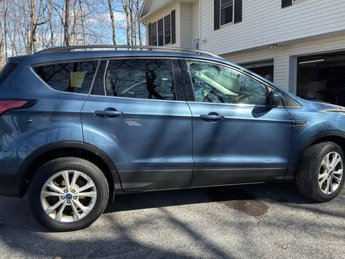 Used 2018 Ford Escape SE AWD/4WD image 2