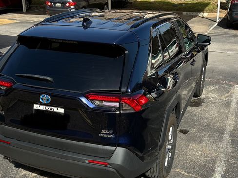 Used 2023 Toyota RAV4 XLE image 4