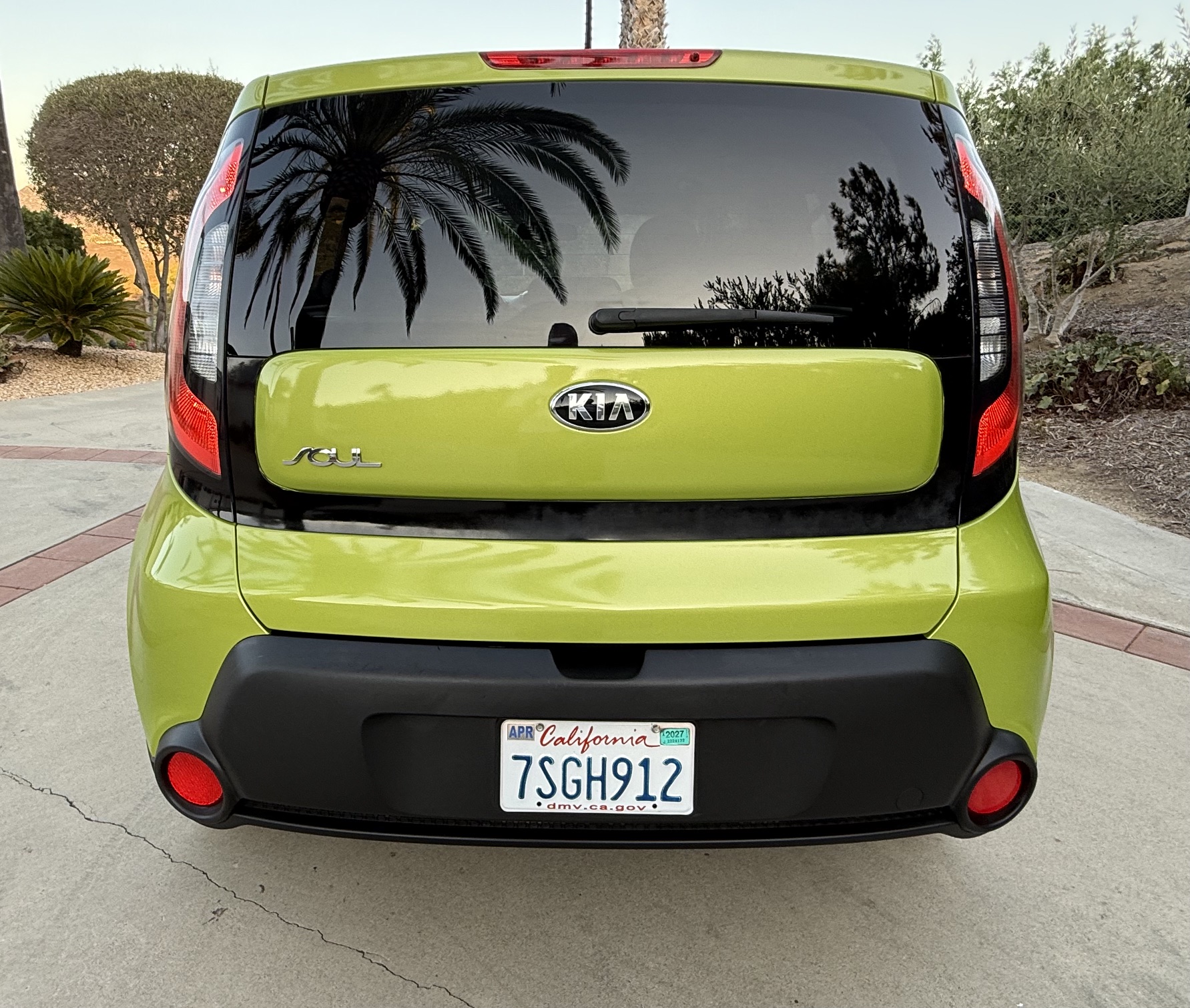 Used 2015 Kia Soul + FWD image 8