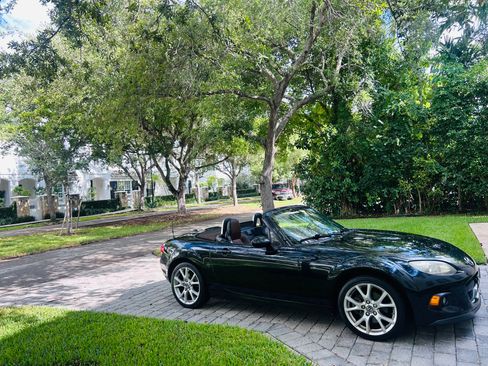 Used 2015 MAZDA MX-5 Miata Grand Touring w/ Premium Package RWD image 4
