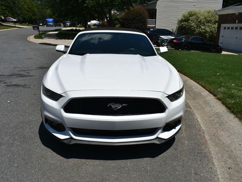Used 2015 Ford Mustang Convertible w/ Equipment Group 051A RWD image 29