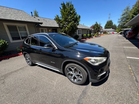 Used 2017 BMW X1 sDrive28i FWD image 6