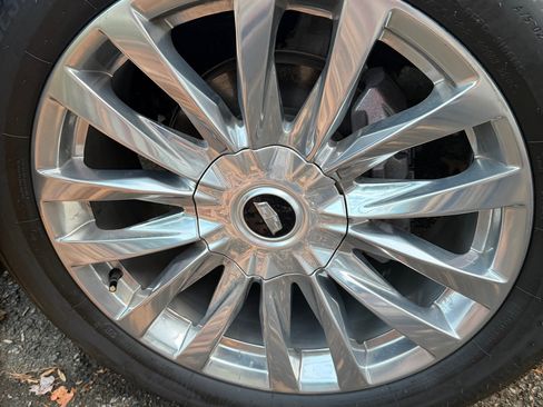 Used 2021 Cadillac Escalade Premium Luxury image 17